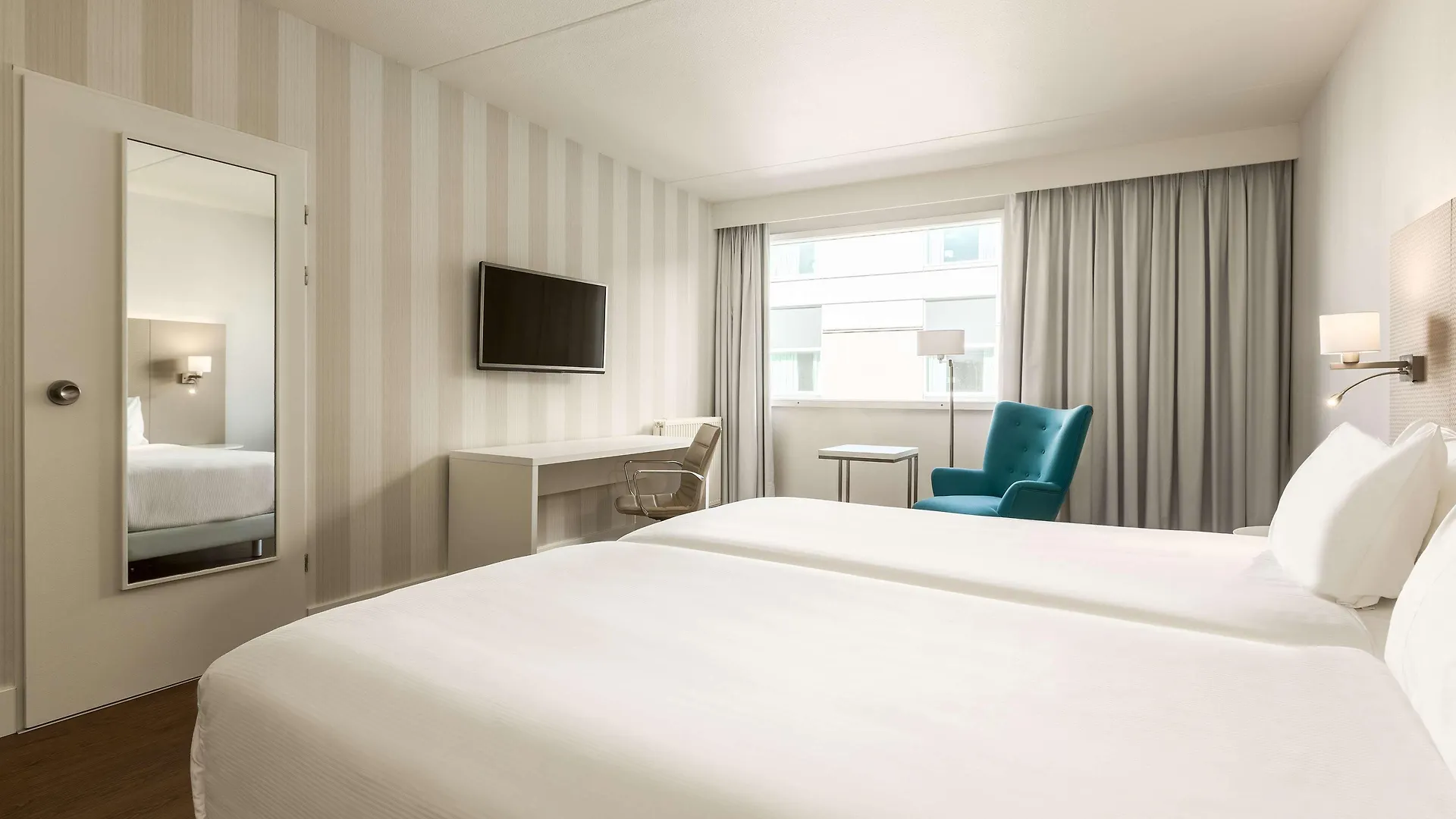Hotel Nh Amsterdam Schiphol Airport à Hoofddorp 4*,